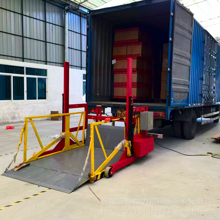 东莞 厢式货车液压升降板 货柜车装卸货 图片