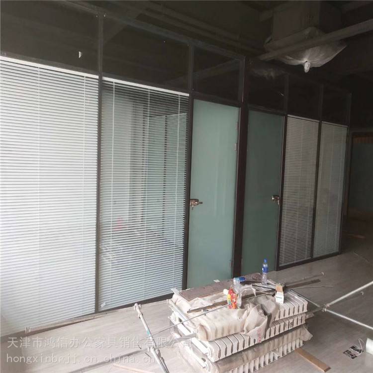 天津玻璃隔断公司，磨砂玻璃隔断墙，玻璃隔断定做-公司