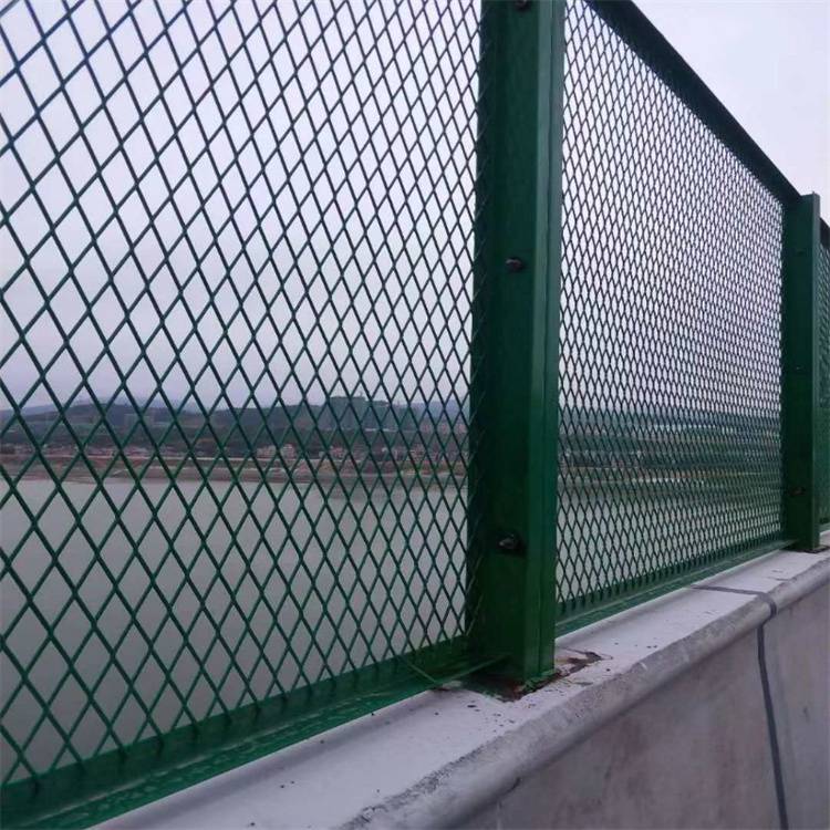 艾瑞高速公路护栏网安装道路围栏网防抛网施工框架护栏网隔离栅