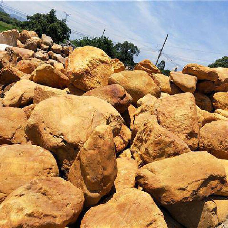 出售精品吨位黄蜡石公园风景石优质河滩观赏石