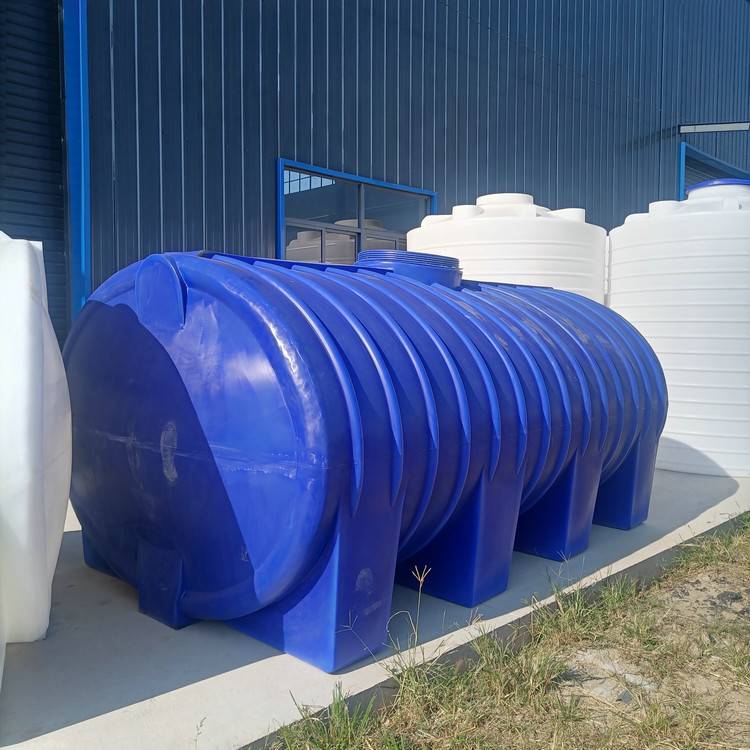 五吨卧式水箱5立方塑料车载拉水罐养猪场沼液运输罐