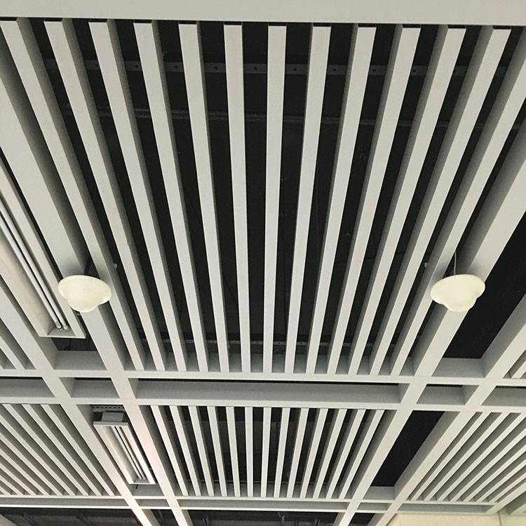 北海走廊定制50x90铝方通吊顶 白色u型铝格栅厂家