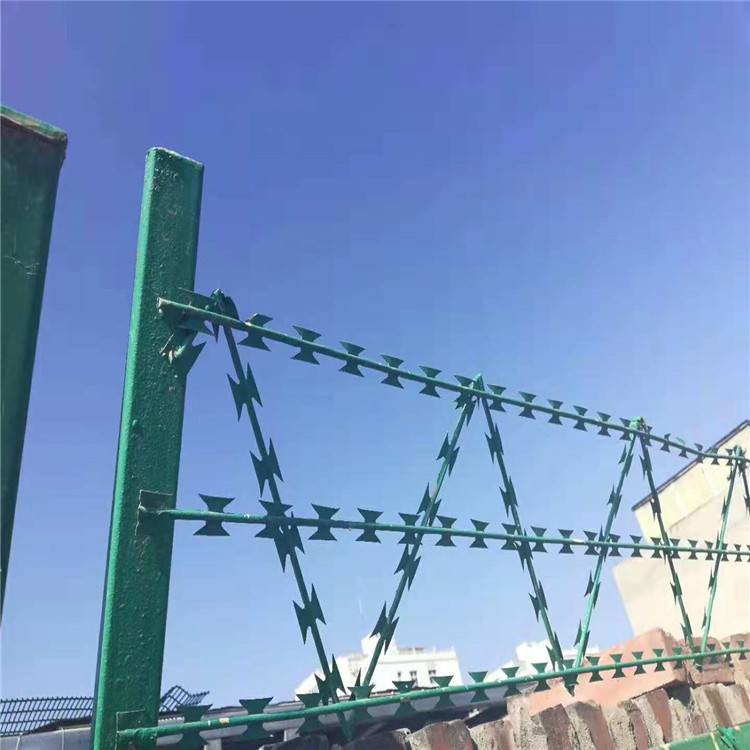 机场防护网厂家高速公路绿色围栏网机场防护网产地货源旺俊