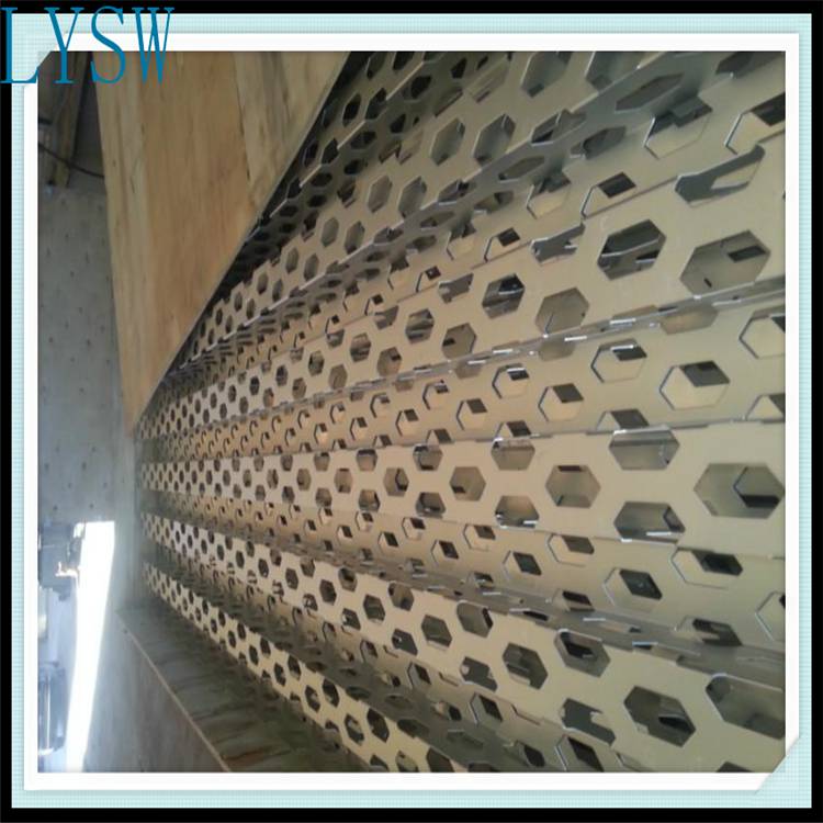 大量生产装饰外墙铝板奥迪外墙装饰网表面高温烤漆