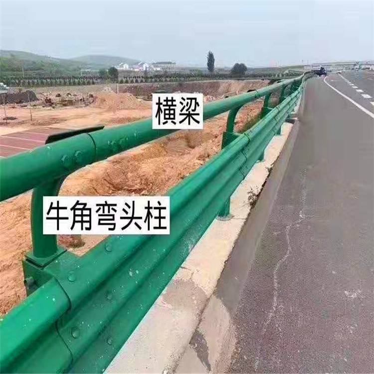 热镀锌波形护栏板防撞立柱高速公路护栏板国道省道公路波形护栏板喷塑护栏板各级公路交安配件报价