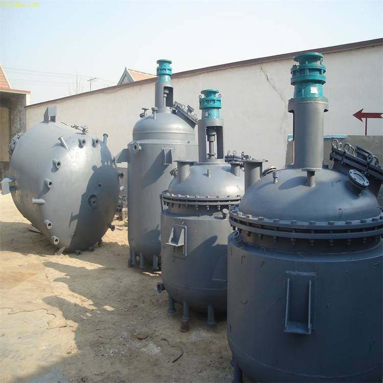 天津化工厂储气罐回收蒸汽管道以及反应釜拆除传统创新概念