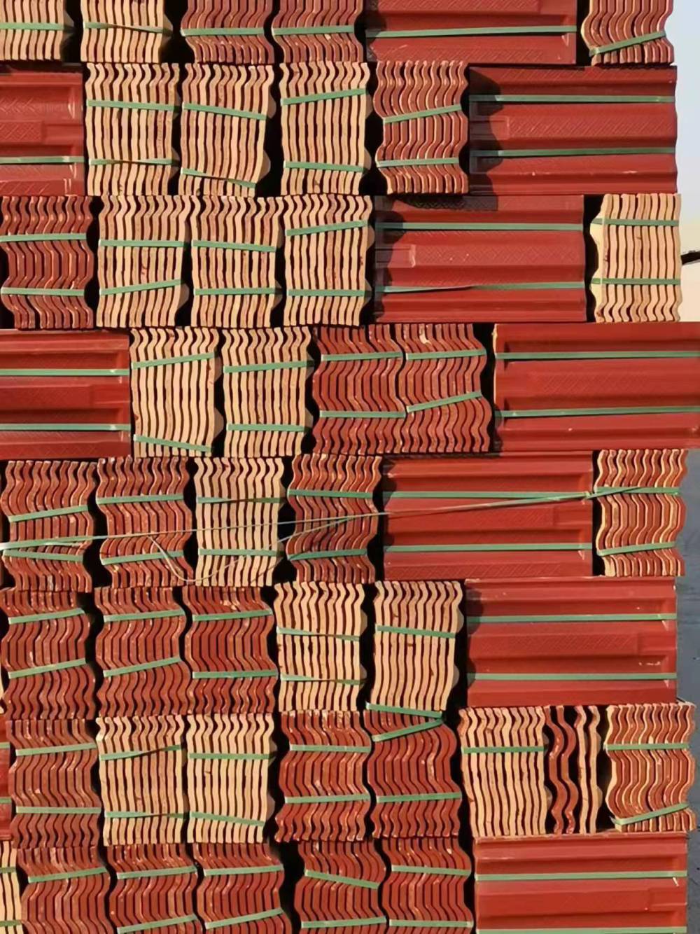 红色釉面缸瓦230380窑炉烧制枣红色农村小区建筑瓦祥欧