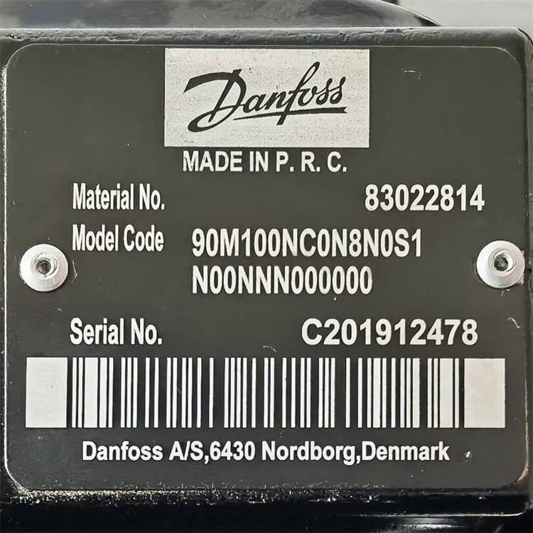 Danfoss//8302281490M100NC0N8N0S1N00NNN000000