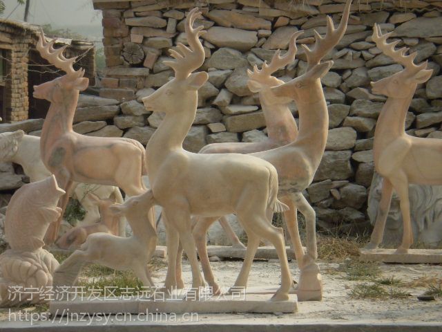 嘉祥动物石雕鹿的美好寓意