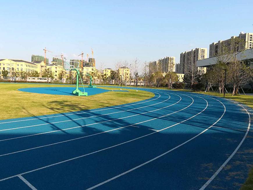 新标塑胶跑道多少钱一平方 新标塑胶跑道翻新多少钱一平方