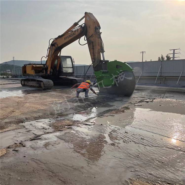 大型挖机装载岩石切割机圆形旋转伸缩圆盘锯生产厂家