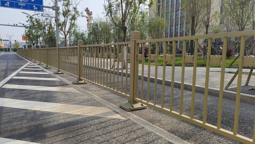 市政护栏道路护栏网道路防护网街道分离防护中心隔离栏