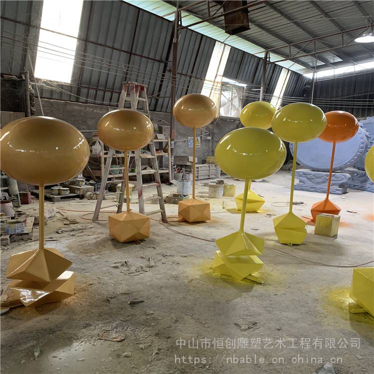 广州玻璃钢气球雕塑彩色造型雕塑广场场景雕塑报价