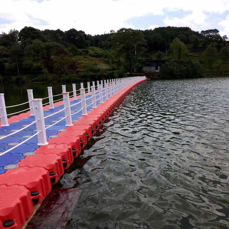 水上行人过道浮桥摩托艇码头浮岛钓鱼平台塑料浮筒桶工程浮箱鱼排工厂货源