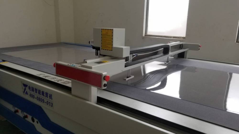 pvc桌布裁剪机 软玻璃切割机全自动pvc软质水晶板切割机 斜切直切