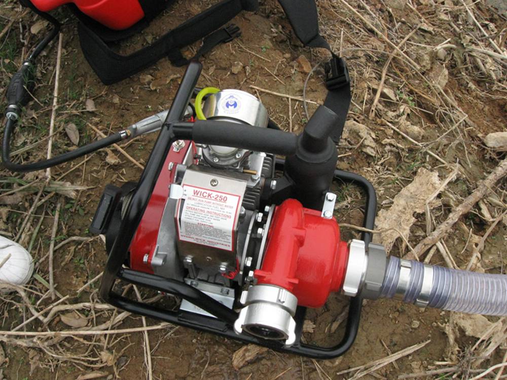 加拿大WICK250便携式消防水泵 高扬程接力水泵 森林高压消防水泵 便携式高压接力森防水泵 山林泵