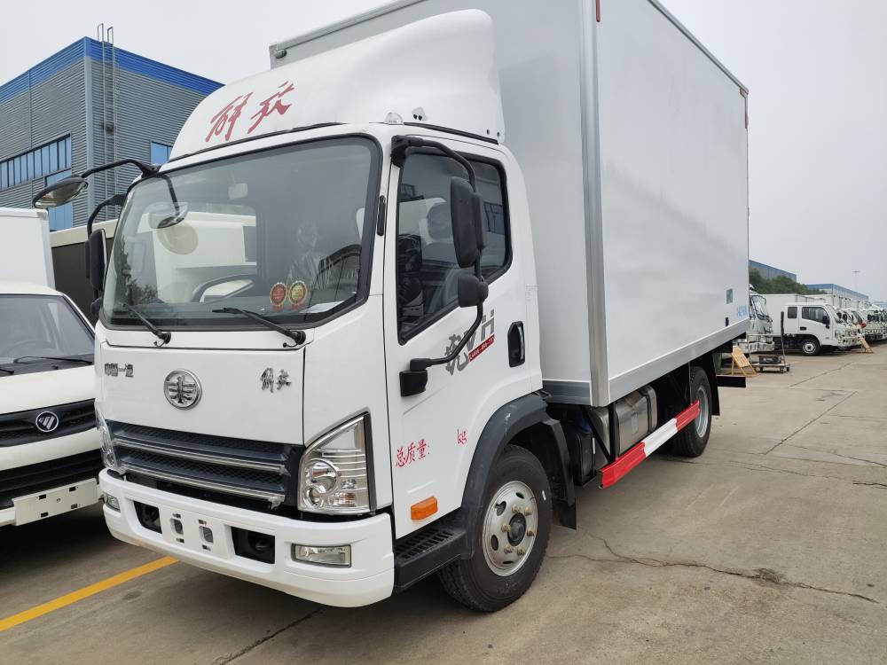 解放虎vh蓝牌130马力冷藏车-4米冷藏车