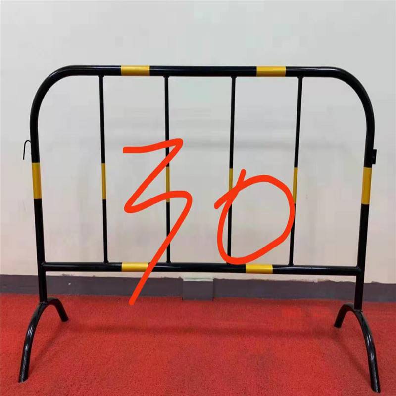 1.2米铁马护栏规格及价格 施工护栏图片