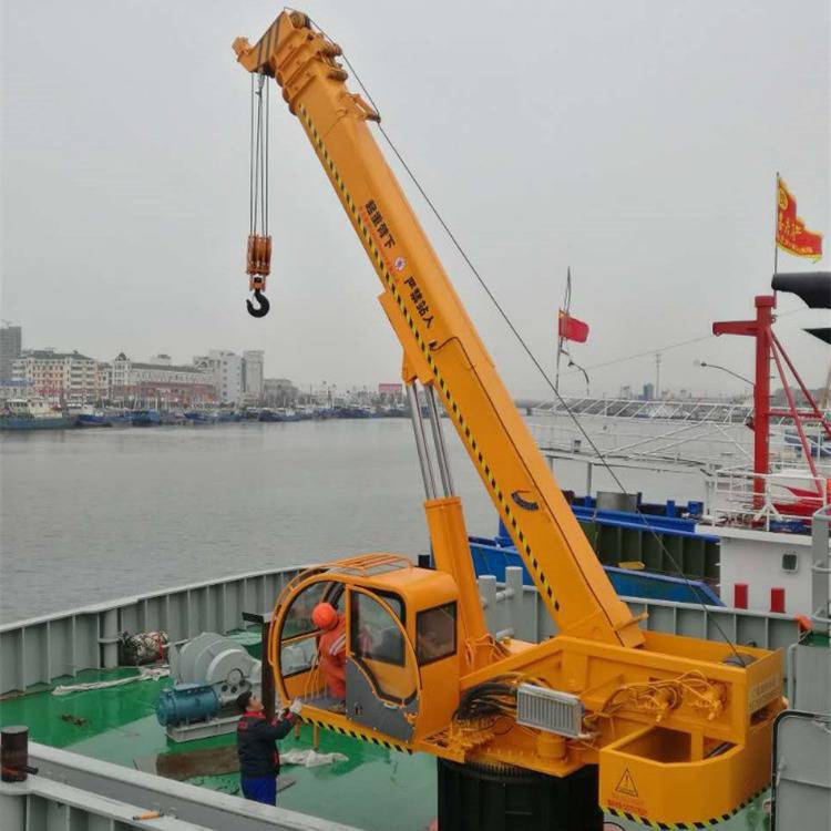 山东厂家大量定制港口码头吊机船吊3-25吨船用吊机