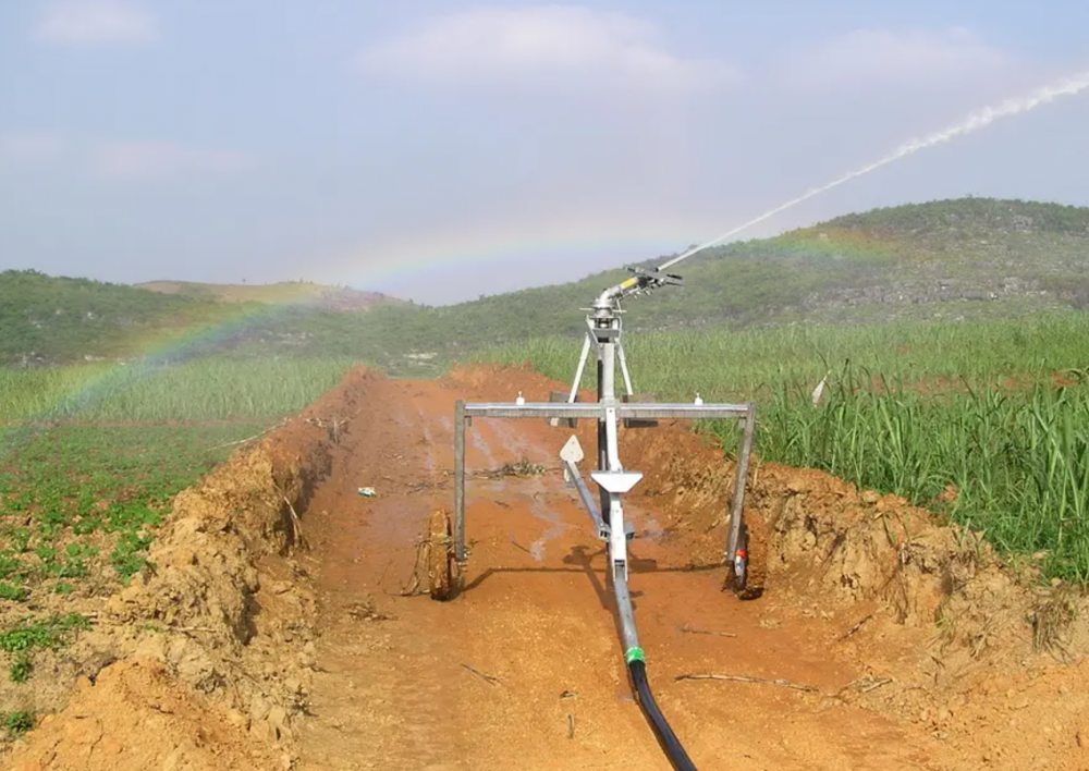 中联装备投标版卷盘式喷灌机全自动移动高效节水灌溉设备