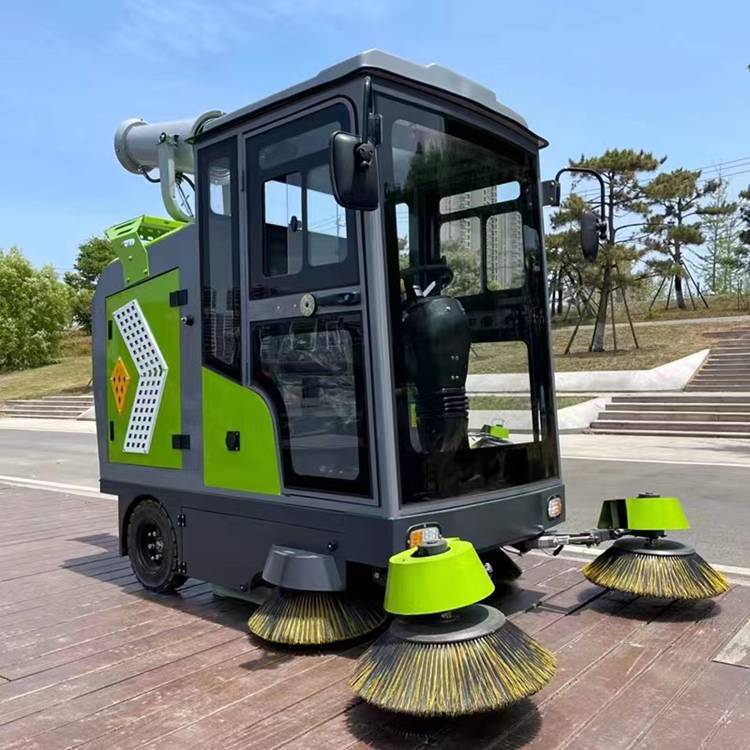 物业小区多功能扫地机公园厂区道路用驾驶式电动扫地车