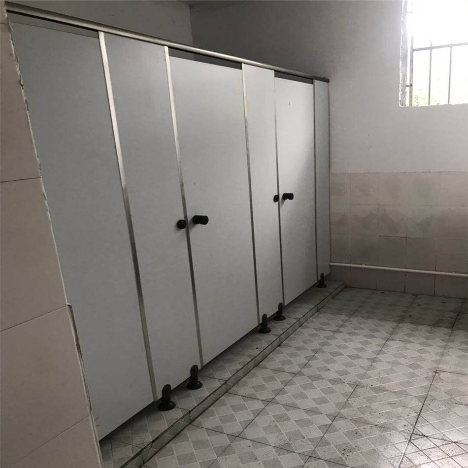 珠海湾仔公共厕所卫生间隔断选材效果