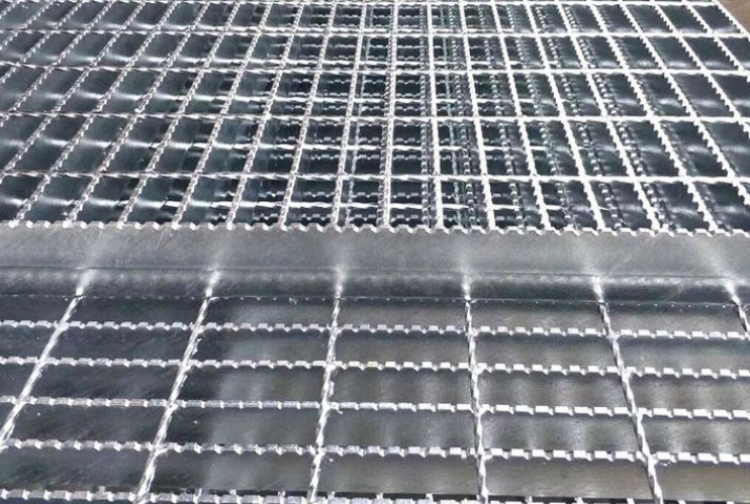 迅鹰供应热浸锌金属网格板表面喷塑处理格子板喷漆定制方格板