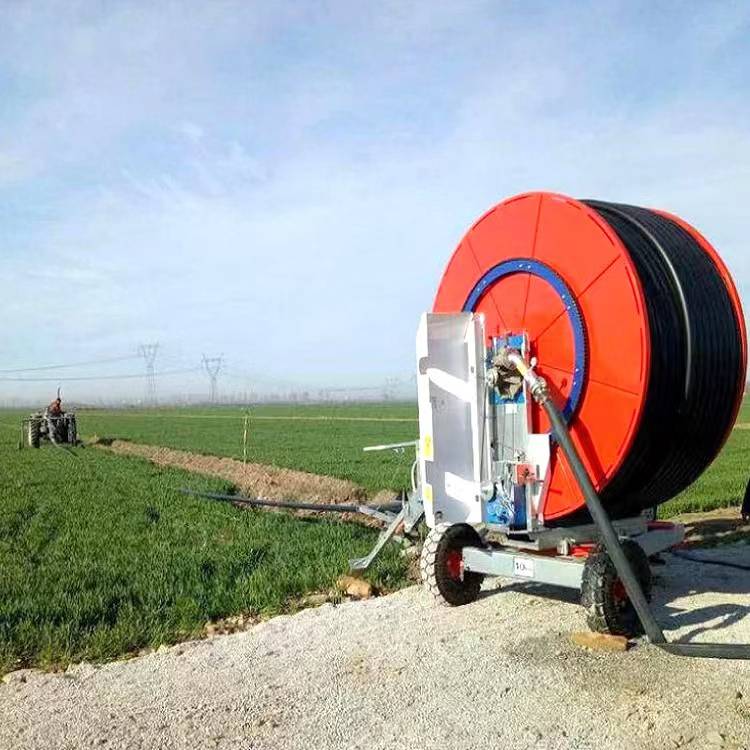 卷盘式喷灌机大田灌溉必备节水节肥移动式灌溉设备