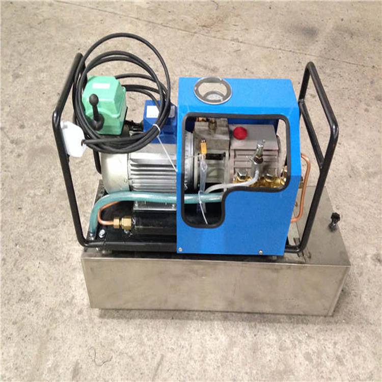 带水箱LB-7X10电动水压泵使用过程中注意的事项