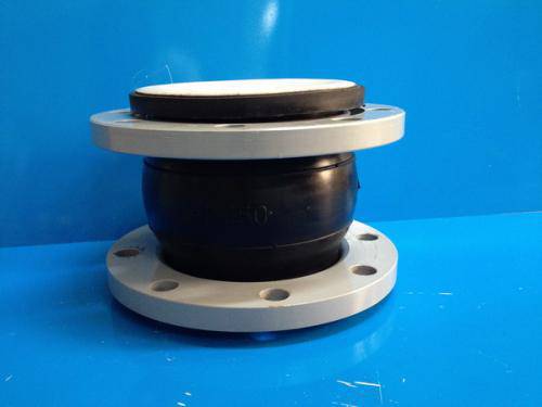 可曲挠橡胶接头是一高弹性耐介质和耐气候性的管道连接件