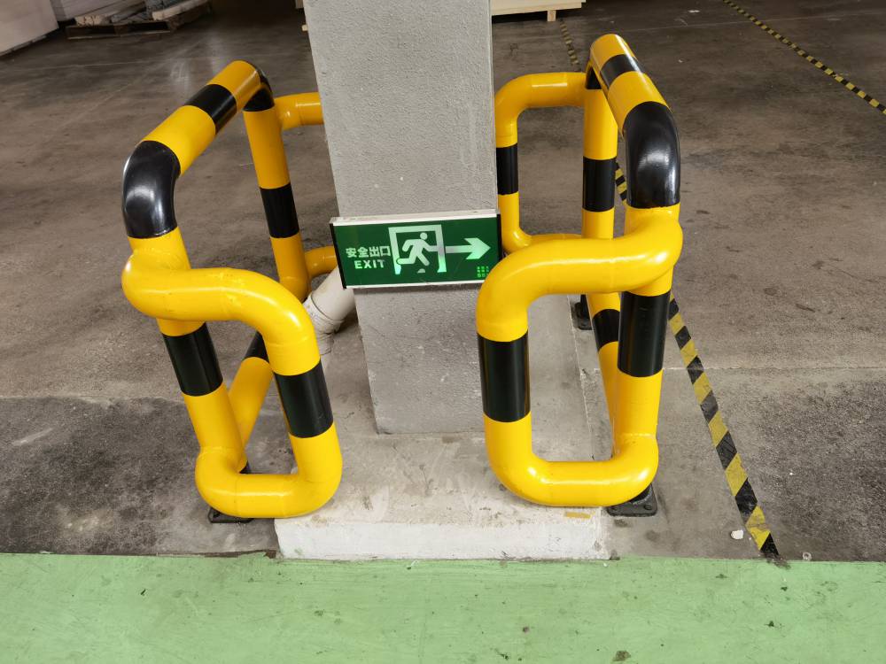 地下停车场挡车器加油站阻车器消防栓围挡加工定制