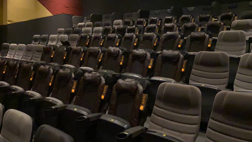 北京吖哈共享按摩椅垫扫码自助免费铺装影院戏剧院专用合作投资加盟