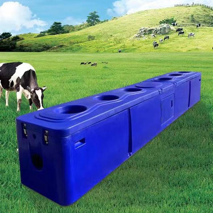 奶牛肉牛牧场优选4米6孔牛用塑料电加热恒温保温饮水槽