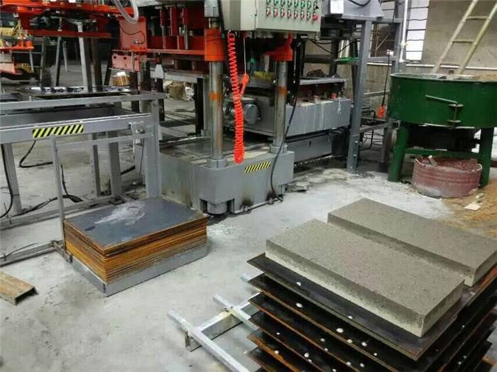 东辰机械仿石砖机器-PC砖设备厂家-双层料PC仿石砖机械设备