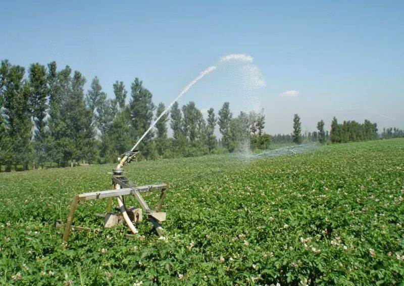 卷盘式喷灌机灌溉增墒