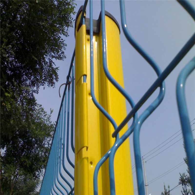 优盾供应三角折弯防护网桃型柱护栏网小区围栏网