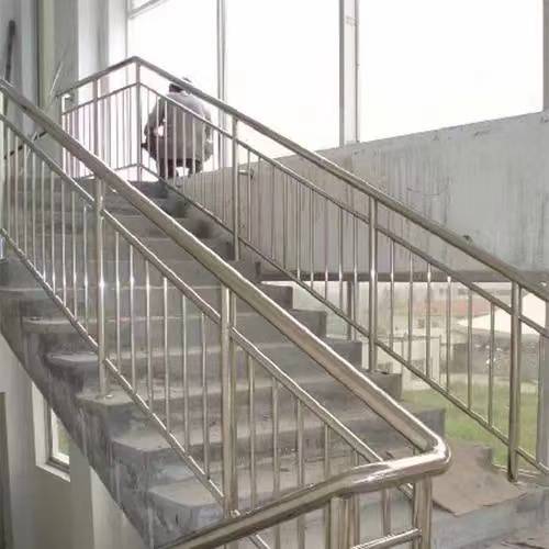 密云区高岭焊接加工护栏阳台栏杆上门测量尺寸安装楼梯扶手