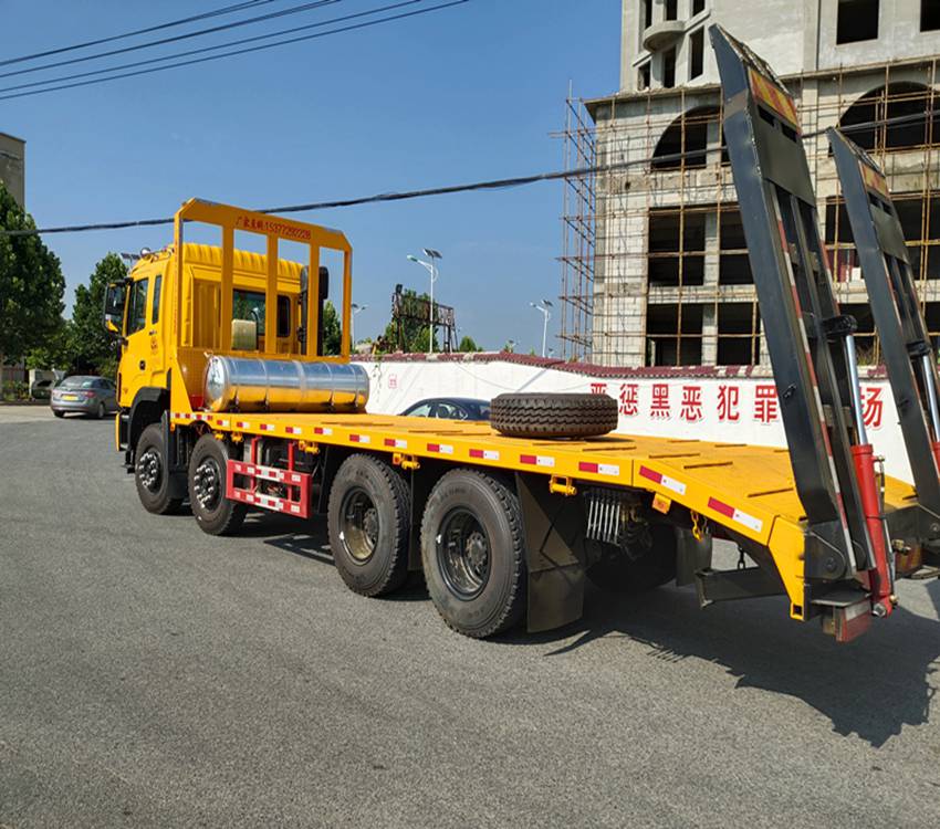 福田前四后八332钩机拖板车2020新款拖挖机平板车报价