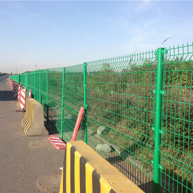艾瑞圈地用铁丝网农场防护围栏林场隔离护栏网