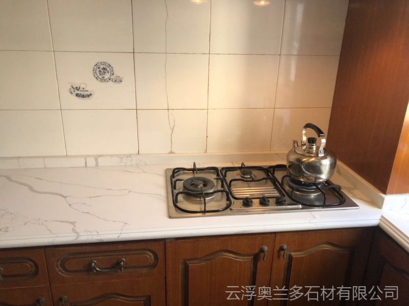 石英石台面板材批发鱼肚白雪花白白色花纹工厂直销零售厨房台面