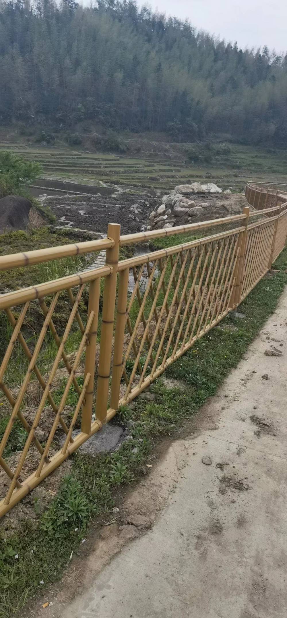 吉林蛟河不锈钢护栏菜园篱笆竹篱笆仿竹栅栏