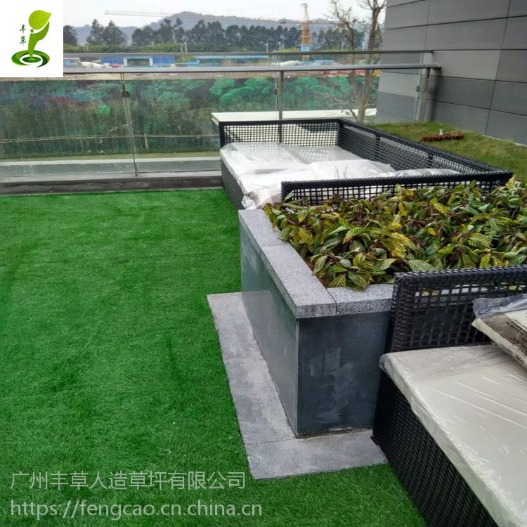 厂家批发仿真人造草坪装饰绿化天台庭院走廊人工塑料草皮