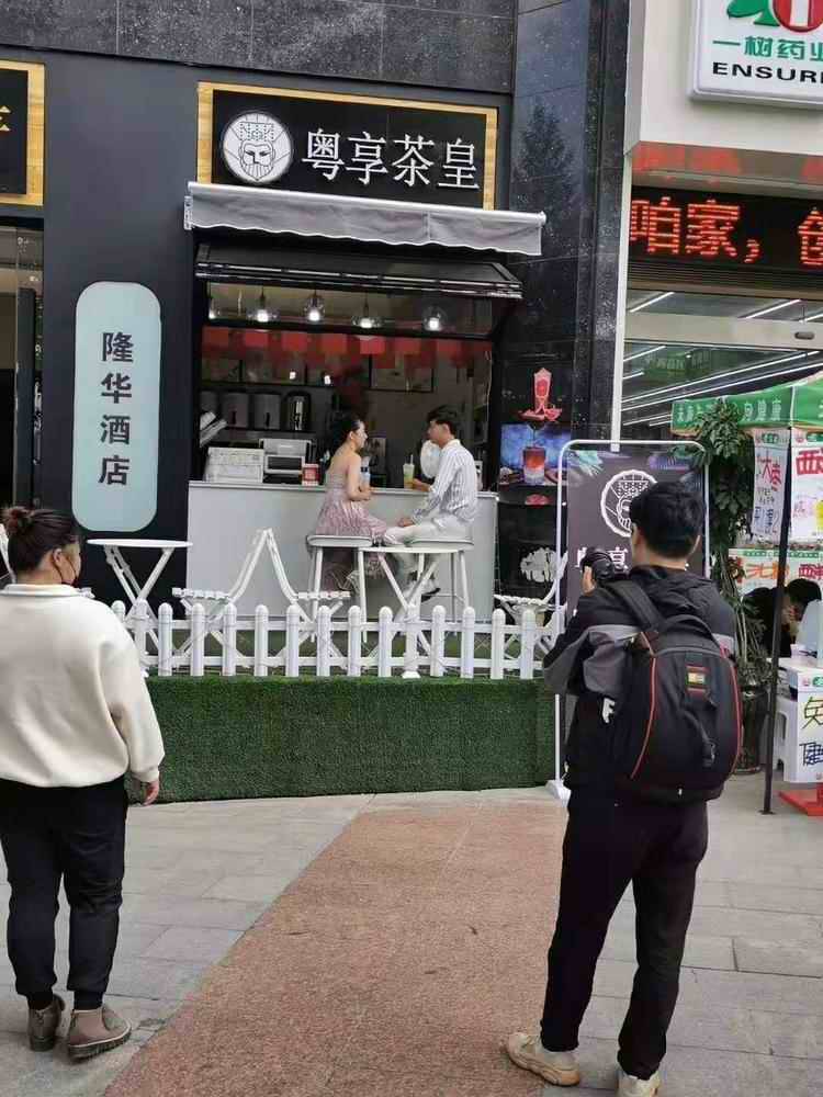 咖啡馆折叠窗金房顶40轻型铝合金上下折叠窗