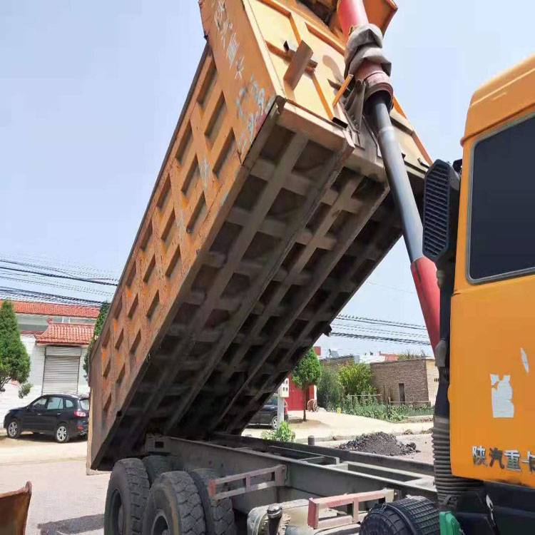 山西運城出售多臺陝汽新奧龍後八輪翻鬥自卸車340馬力23噸後橋56米