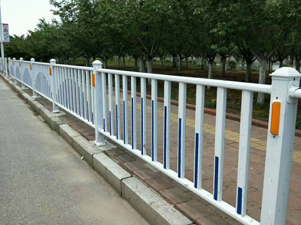 防护 交通安全设施 防护栏 郑州批发人行道路隔离护马路道路护栏市政
