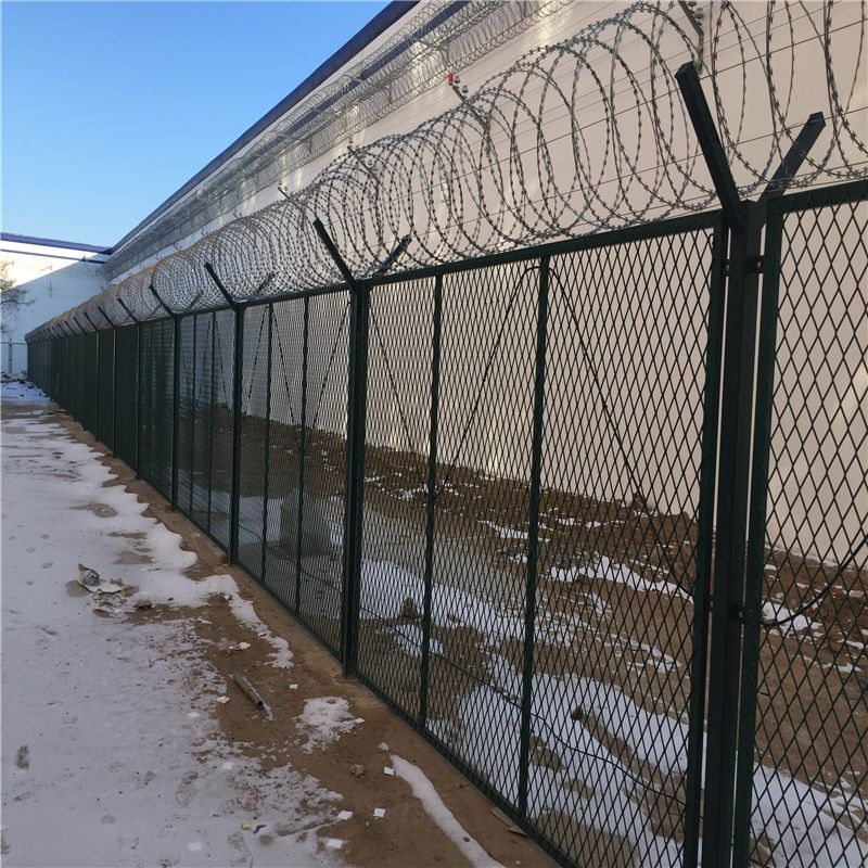 厂家热销钢板网防抛网规格齐全机场监狱护栏网铁丝网钢网墙钢板网