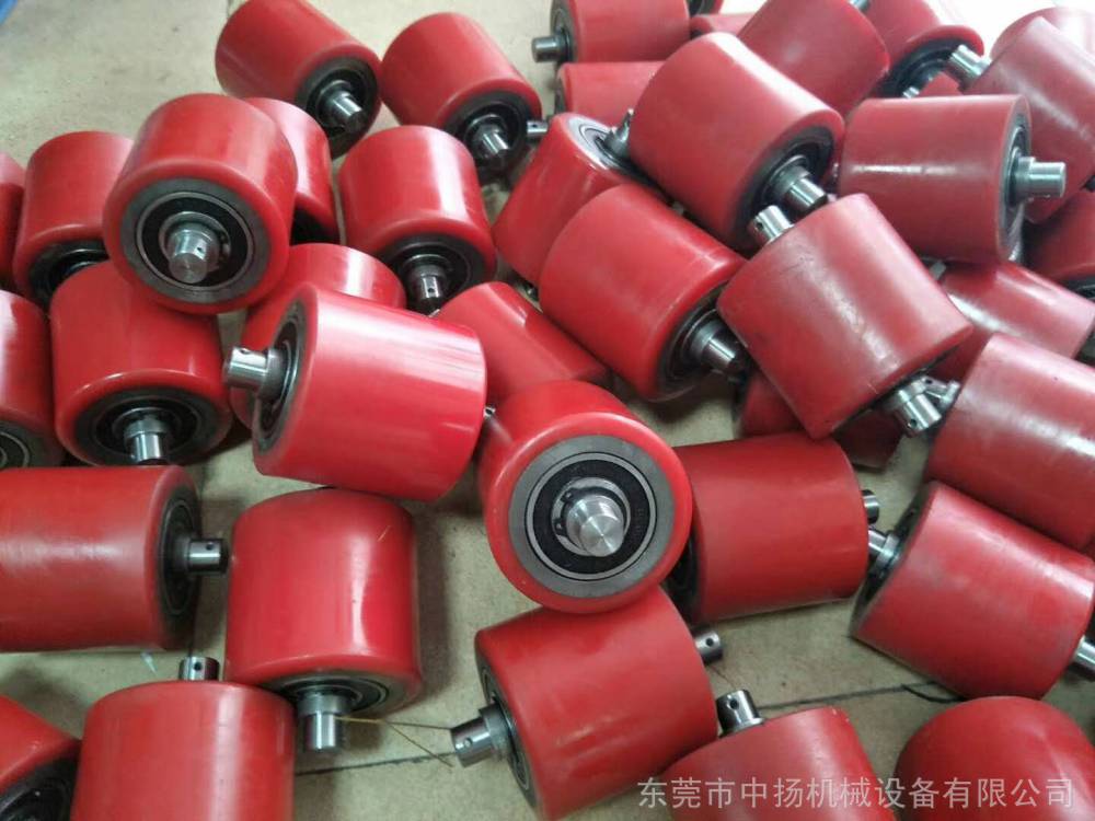 赛象科技请求紧凑型胎面压辊导向运送设备专利使设备满意胎面滚压功用需求