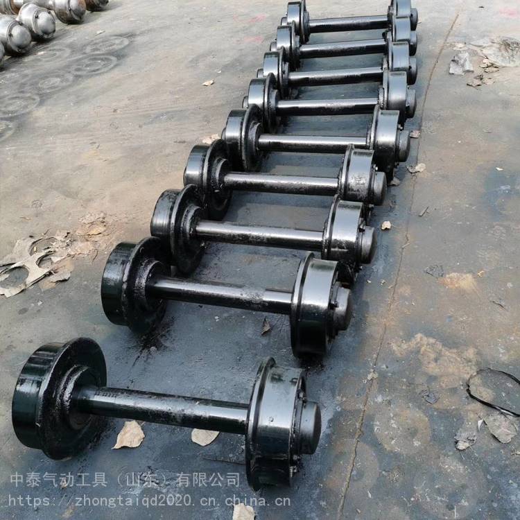 中泰供应1T矿车轮对实心空心铸钢矿车轮定制锻造矿车轮子