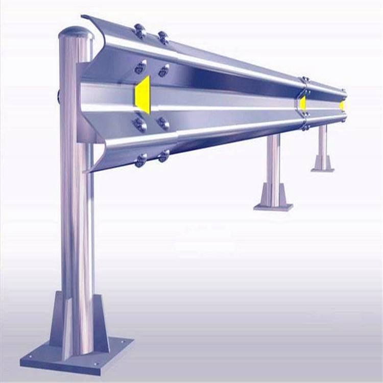 国道公路护栏板高速公路护栏板托架螺栓喷塑护栏板端头防阻块三波托架飞机翅