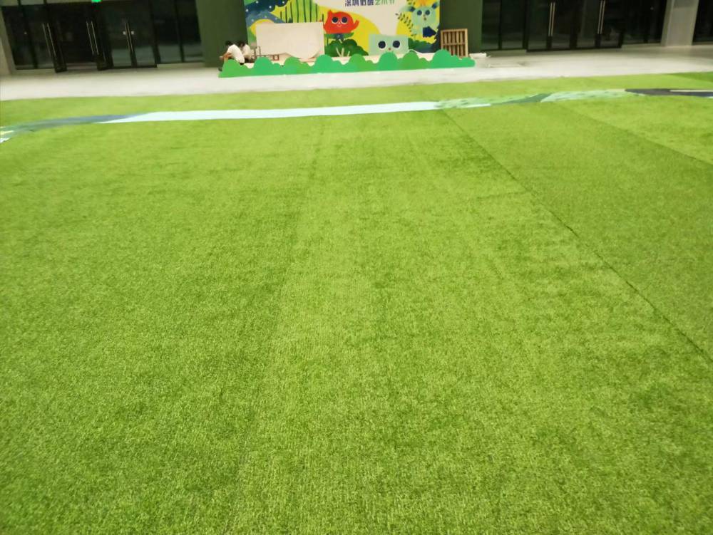 草坪地毯 仿真草坪户外屋顶隔热防晒幼儿园学校假草绿化围挡工程